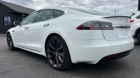 More photos of 2021 Tesla Model S Performance at AutoGiant USA Indianapolis, IN