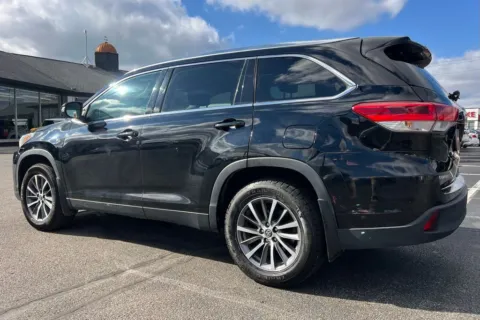 More photos of 2019 Toyota Highlander XLE at AutoGiant USA Indianapolis, IN