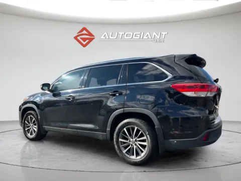 More photos of 2019 Toyota Highlander XLE at AutoGiant USA Indianapolis, IN