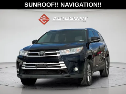 Black 2019 Toyota Highlander XLE for sale in Indianapolis, IN