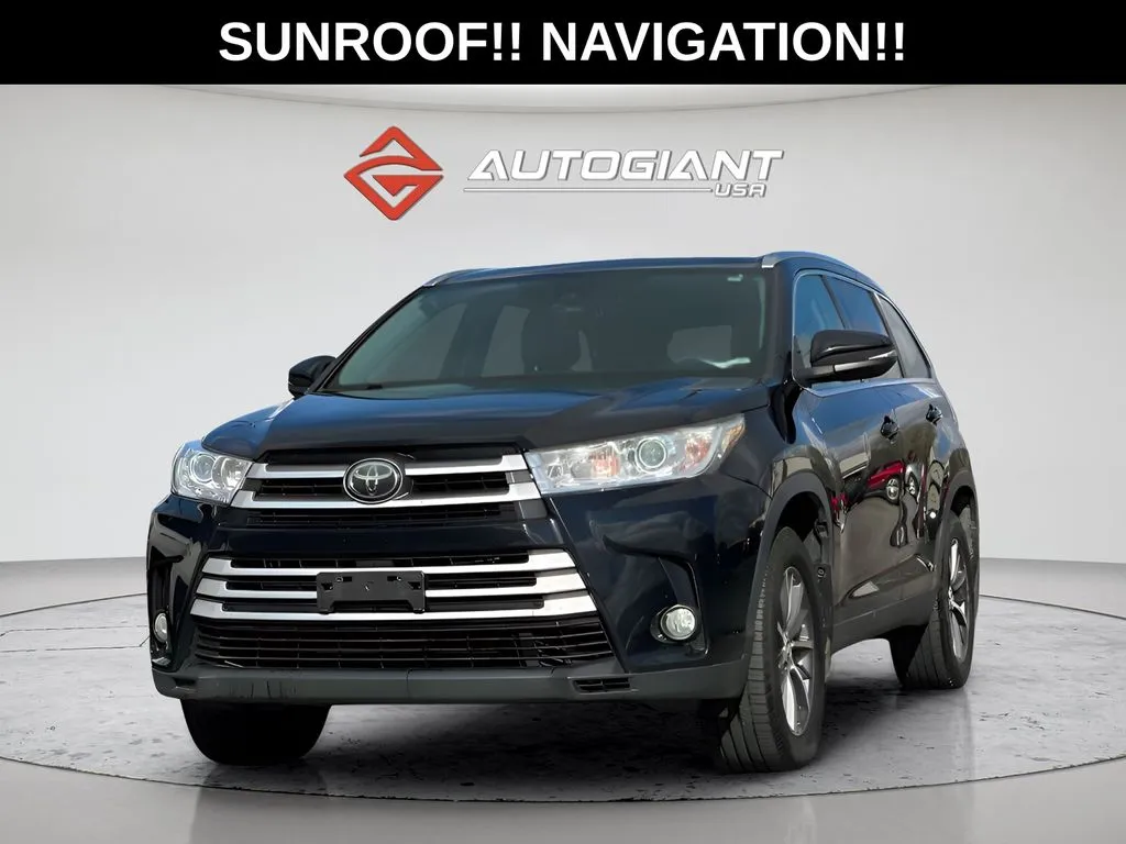 Black 2019 Toyota Highlander XLE for sale in Indianapolis, IN