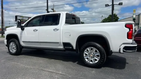 More photos of 2024 Chevrolet Silverado 2500HD High Country at AutoGiant USA Indianapolis, IN
