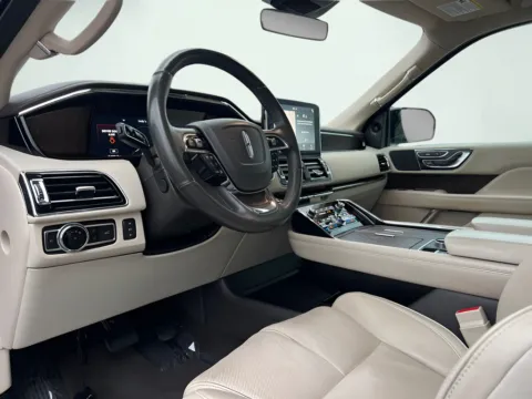 Photos of 2019 Lincoln Navigator L Reserve for sale in Indianapolis, IN at AutoGiant USA Indianapolis