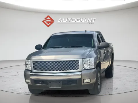 Gray 2007 Chevrolet Silverado 1500 LT for sale in Indianapolis, IN