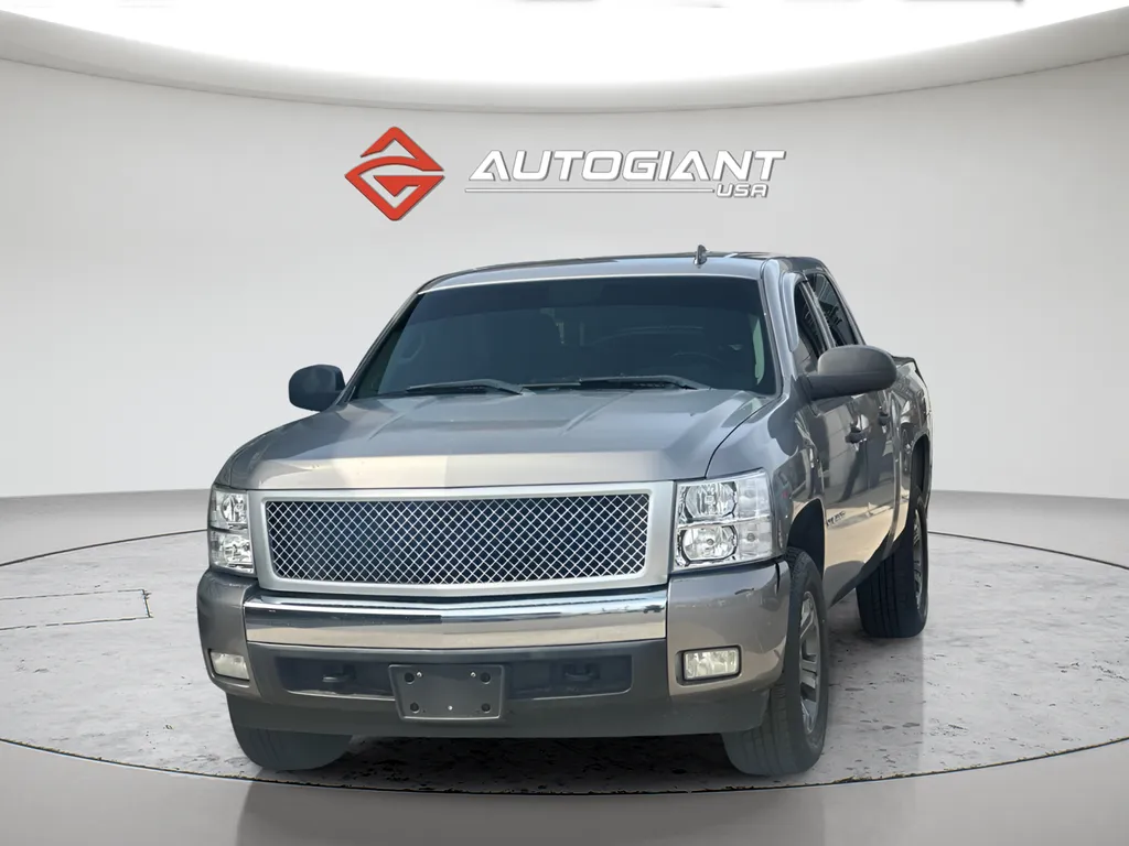 Gray 2007 Chevrolet Silverado 1500 LT for sale in Indianapolis, IN