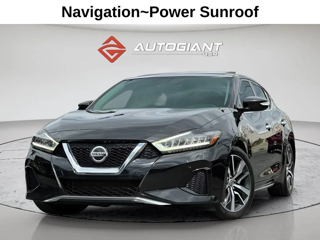 2019 Nissan Maxima SL's photo