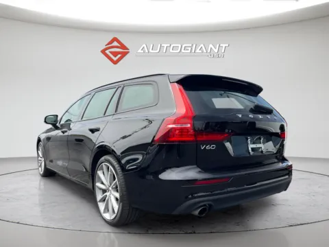 More photos of 2020 Volvo V60 T5 at AutoGiant USA Indianapolis, IN