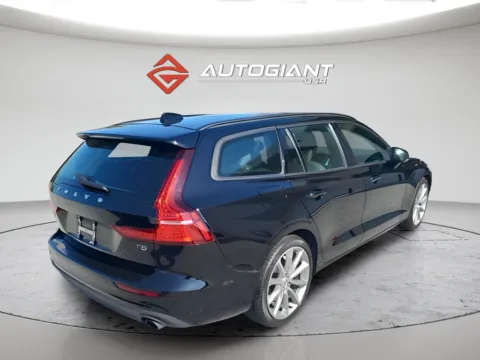 More photos of 2020 Volvo V60 T5 at AutoGiant USA Indianapolis, IN