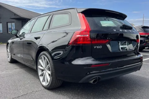 More photos of 2020 Volvo V60 T5 at AutoGiant USA Indianapolis, IN