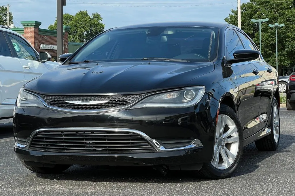 Black 2017 Chrysler 200 Limited for sale in Indianapolis, IN
