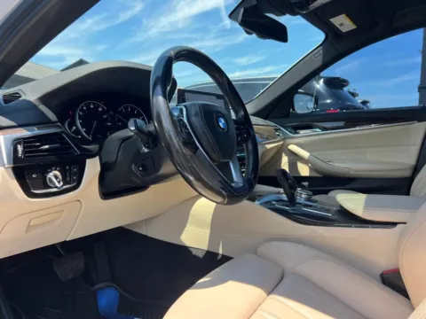 Photos of 2017 BMW 5 Series 530i for sale in Indianapolis, IN at AutoGiant USA Indianapolis
