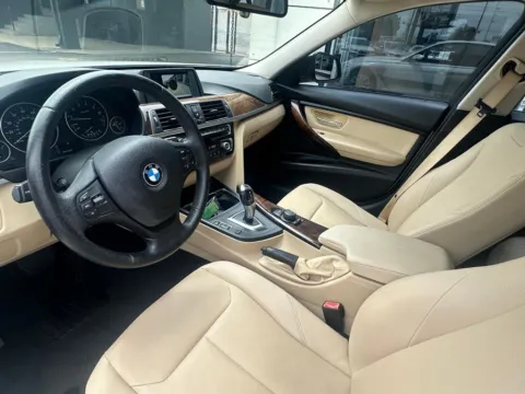 Photos of 2018 BMW 3 Series 320i for sale in Indianapolis, IN at AutoGiant USA Indianapolis