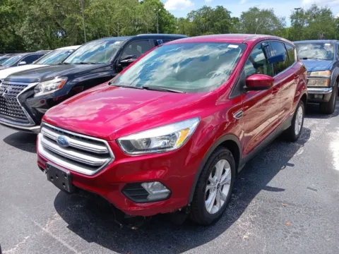 Red 2017 Ford Escape SE for sale in Indianapolis, IN