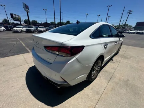 More photos of 2018 Hyundai Sonata Limited at AutoGiant USA Indianapolis, IN