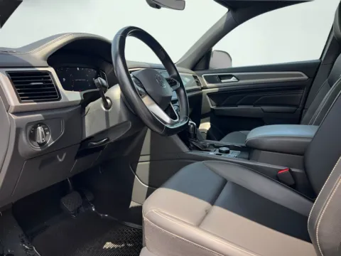 Photos of 2020 Volkswagen Atlas Cross Sport 3.6L V6 SEL for sale in Indianapolis, IN at AutoGiant USA Indianapolis