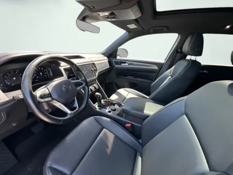 Photos of 2020 Volkswagen Atlas Cross Sport 3.6L V6 SEL for sale in Indianapolis, IN at AutoGiant USA Indianapolis