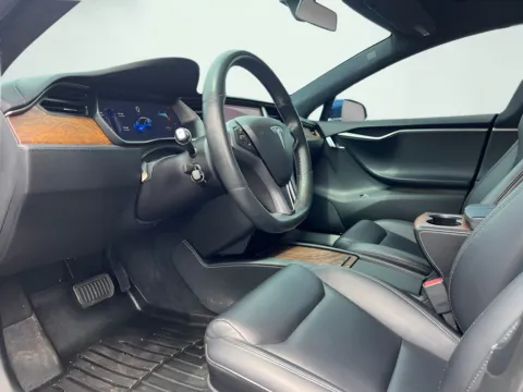 Photos of 2020 Tesla Model S Long Range for sale in Indianapolis, IN at AutoGiant USA Indianapolis