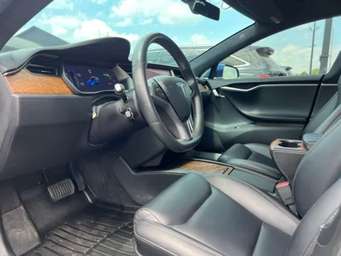 Photos of 2020 Tesla Model S Long Range for sale in Indianapolis, IN at AutoGiant USA Indianapolis