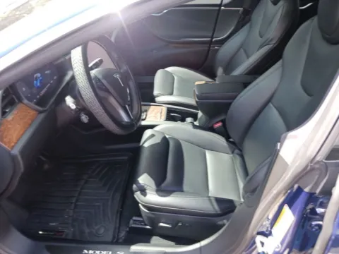 More photos of 2020 Tesla Model S Long Range at AutoGiant USA Indianapolis, IN