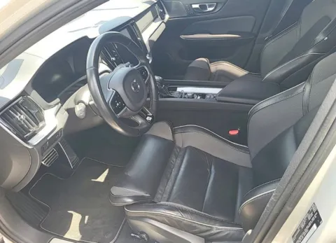 More photos of 2020 Volvo S60 T5 R-Design at AutoGiant USA Indianapolis, IN