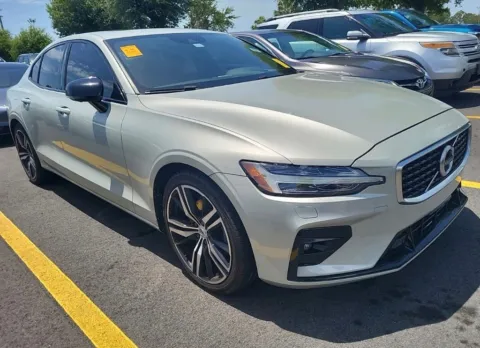 More photos of 2020 Volvo S60 T5 R-Design at AutoGiant USA Indianapolis, IN