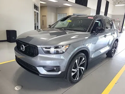 Gray 2019 Volvo XC40 R-Design for sale in Indianapolis, IN