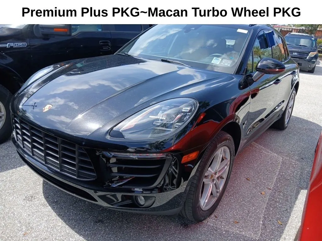 2017 Porsche Macan -'s photo