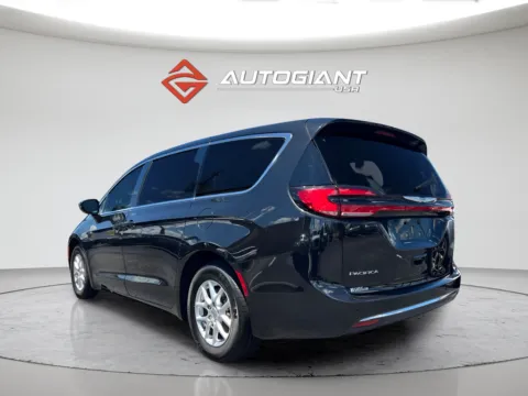 More photos of 2023 Chrysler Pacifica Touring L at AutoGiant USA Indianapolis, IN