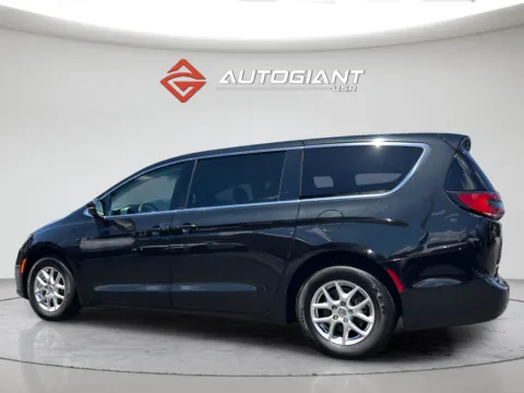 More photos of 2023 Chrysler Pacifica Touring L at AutoGiant USA Indianapolis, IN