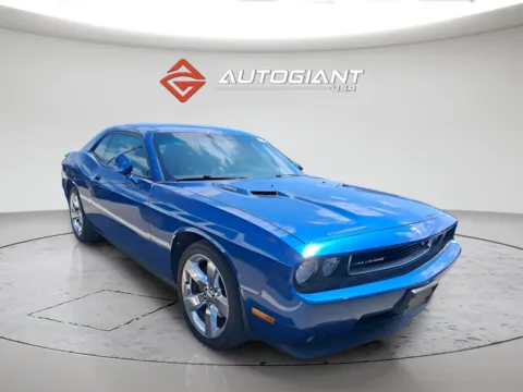 Photos of 2009 Dodge Challenger R/T for sale in Indianapolis, IN at AutoGiant USA Indianapolis