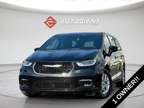 Black 2025 Chrysler Pacifica Select for sale in Indianapolis, IN