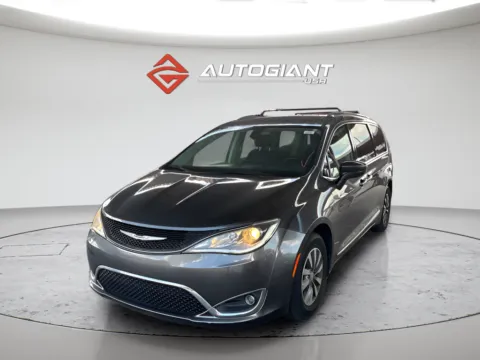 Unknown 2019 Chrysler Pacifica Touring L Plus for sale in Indianapolis, IN