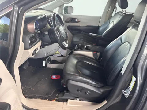 More photos of 2019 Chrysler Pacifica Touring L Plus at AutoGiant USA Indianapolis, IN