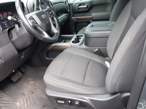 More photos of 2021 Chevrolet Silverado 1500 RST at AutoGiant USA Indianapolis, IN