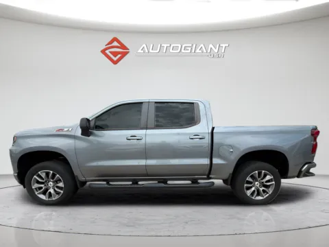 More photos of 2021 Chevrolet Silverado 1500 RST at AutoGiant USA Indianapolis, IN