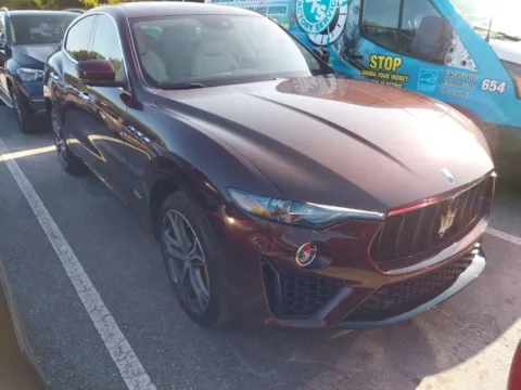 one up限定　チヨコ　アトランティスレッド Used 2019 Maserati Levante GranSport for sale in Indianapolis, IN