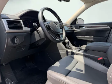 More photos of 2019 Volkswagen Atlas SEL at AutoGiant USA Indianapolis, IN