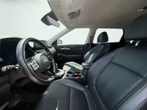 More photos of 2021 Kia Seltos SX at AutoGiant USA Indianapolis, IN