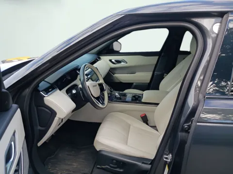 More photos of 2022 Land Rover Range Rover Velar P250 R-Dynamic S at AutoGiant USA Indianapolis, IN