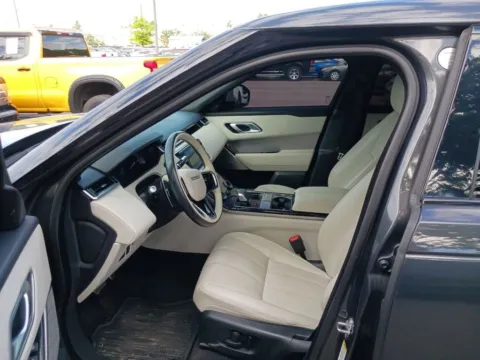 More photos of 2022 Land Rover Range Rover Velar P250 R-Dynamic S at AutoGiant USA Indianapolis, IN