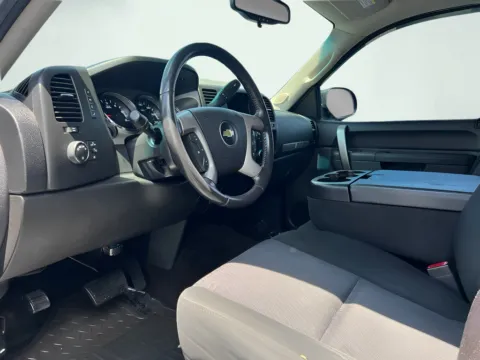 Photos of 2012 Chevrolet Silverado 1500 LT for sale in Indianapolis, IN at AutoGiant USA Indianapolis
