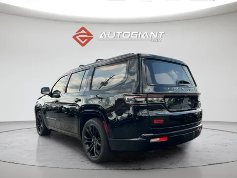 More photos of 2022 Jeep Grand Wagoneer Series II at AutoGiant USA Indianapolis, IN