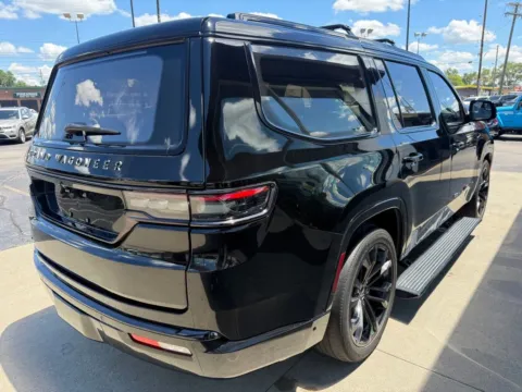 More photos of 2022 Jeep Grand Wagoneer Series II at AutoGiant USA Indianapolis, IN