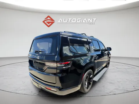 More photos of 2022 Jeep Grand Wagoneer Series II at AutoGiant USA Indianapolis, IN