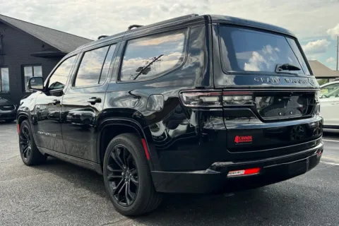 More photos of 2022 Jeep Grand Wagoneer Series II at AutoGiant USA Indianapolis, IN