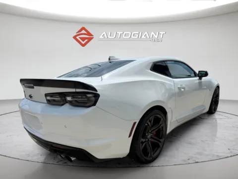 More photos of 2021 Chevrolet Camaro SS at AutoGiant USA Indianapolis, IN