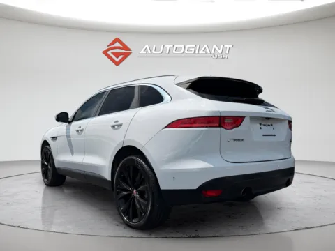 More photos of 2019 Jaguar F-PACE 30t Portfolio at AutoGiant USA Indianapolis, IN
