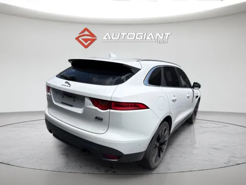 More photos of 2019 Jaguar F-PACE 30t Portfolio at AutoGiant USA Indianapolis, IN