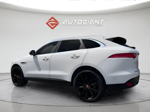 More photos of 2019 Jaguar F-PACE 30t Portfolio at AutoGiant USA Indianapolis, IN