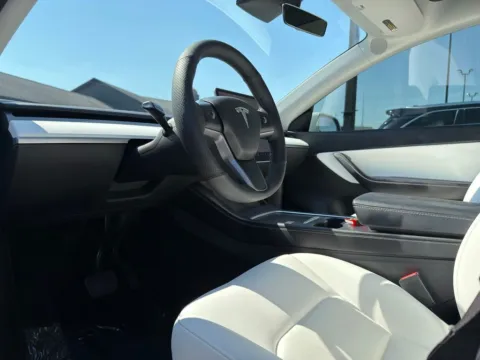 Photos of 2021 Tesla Model Y Long Range for sale in Indianapolis, IN at AutoGiant USA Indianapolis